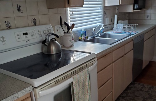 Hyannis Condominio | ON BEACH CONDO - Full Ocean View -10 steps to sand
