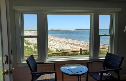 Hyannis Condominio | ON BEACH CONDO - Full Ocean View -10 steps to sand