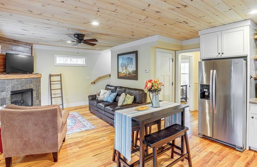 Hendersonville Cabaña | On Farm: Charming Hendersonville Retreat!