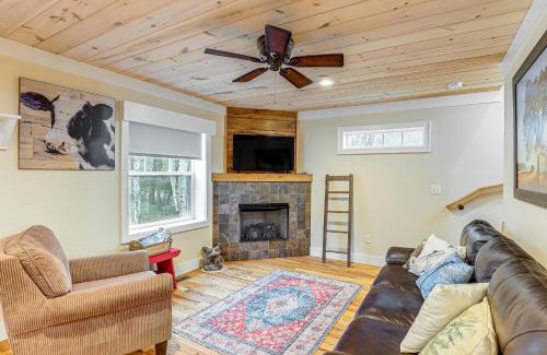 Hendersonville Casa | On Farm Charming Hendersonville Retreat!