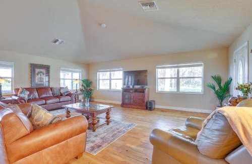 Lorida Casa | On Lake Istokpoga Lorida Home with Lanai!