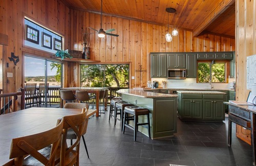 Briarcliff Casa | Massive casa frente al lago-Lake Travis es FULL-venga a disfrutar !!