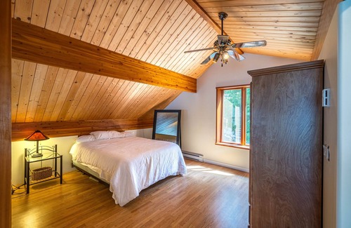 North Okanagan Casa | On Mable Lake, Park Mountain sledding and ATV area. All season recreation!!!