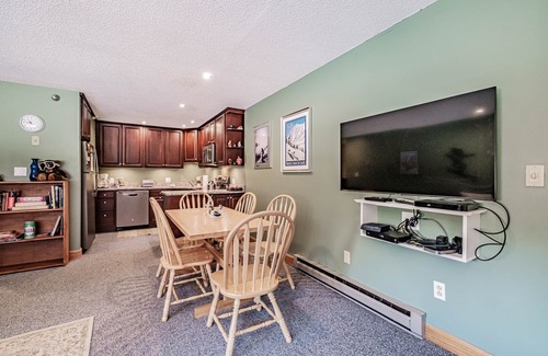 Sunday River Area Condominio | On Mountain two bedroom unit sleeping 8