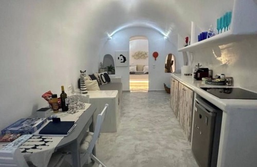Messaria Casa | On Santorini, in the center of the island at Messaria a typical Cycladic house