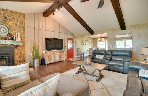 Afton Casa | On-Site Lake Access Group Getaway in Afton