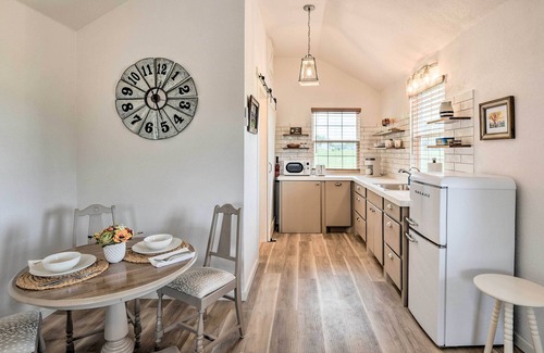 Forestburg Apartamento | On-Site Pond & Fire Pit: Montague Retreat!
