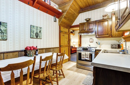 McClellandtown Casa | On-Site Winery & Historic Charm: Uniontown Escape