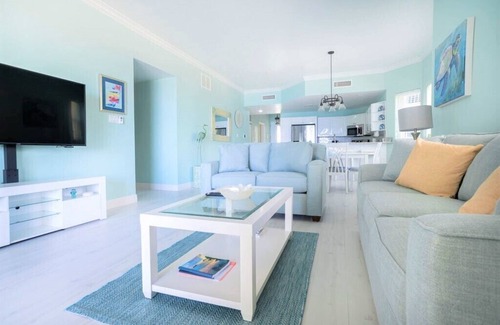 Old Man Bay Condominio | On The Bay
