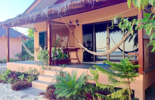 Baan Tai Apartamento | On the Beach Bungalows