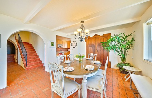 La Playa Casa | On The Beach Clubhouse - Bayfront with private beach access