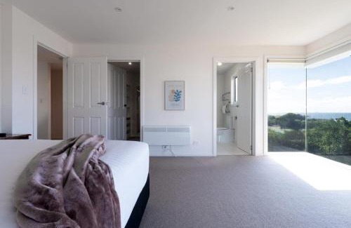 Low Head Casa | On The Beach & Golf Course Minutes from MTB Trails