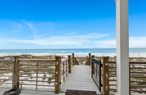 Fort Walton Beach - Destin Casa | On the Beach - Hot Tub - Gated Community Views