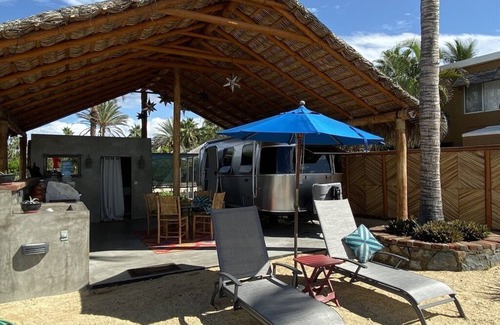 Todos Santos Casa | En la playa en Todos New Airstream & Beautiful Palapa