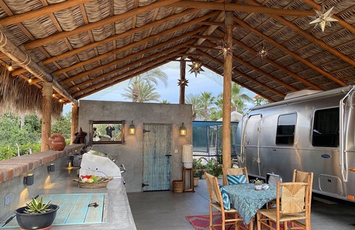 Todos Santos Casa | En la playa en Todos New Airstream & Beautiful Palapa