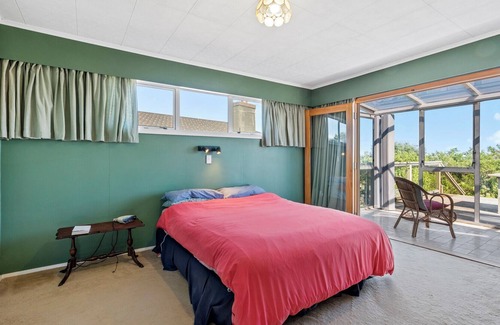 Te Horo Beach Casa | On The Beach - Te Horo Holiday Home