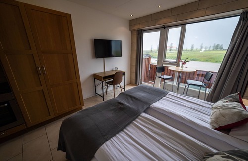 Hvalfjarðarsveit Hotel | En el campo con una vista maravillosa las cuatro estaciones.
