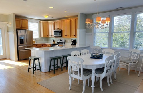 South Beach Casa | On the dunes of Bramble Reach overlooking Atlantic Ocean! Screened in porch to take in ocean breeze