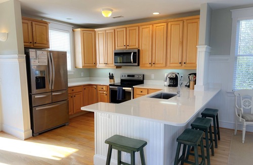 South Beach Casa | On the dunes of Bramble Reach overlooking Atlantic Ocean! Screened in porch to take in ocean breeze