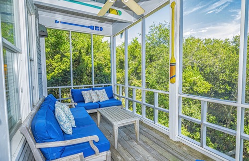 South Beach Casa | On the dunes of Bramble Reach overlooking Atlantic Ocean! Screened in porch to take in ocean breeze