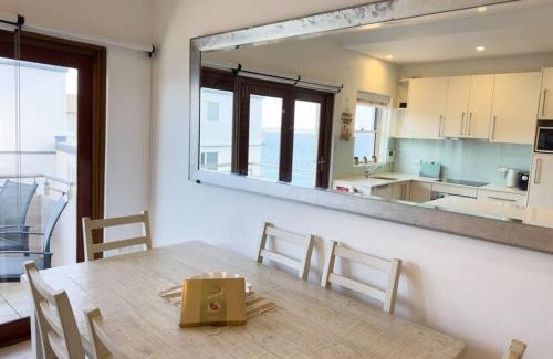 Cronulla Apartamento | On The Esplanade - Close to beach & Cronulla mall with Aircon