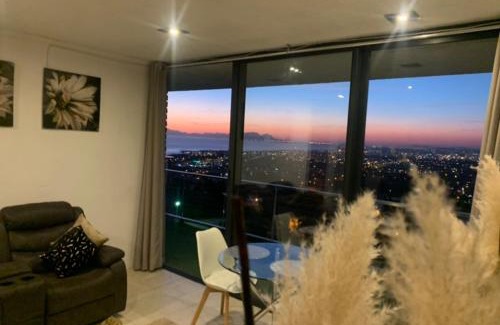 Mountainside Casa | On the GBay Villa