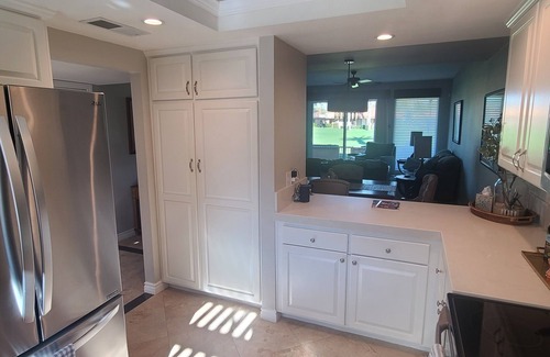 Rancho Mirage Condominio | Completamente actualizado! Disfrute de golf, tenis y pickleball. Minutos de la clase mundial Entrar