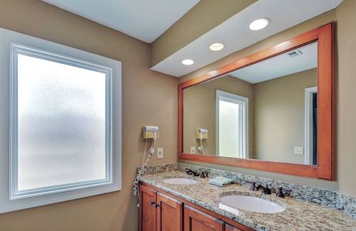 St. Simons Island Condominio | On the Golf Course In Sea Palms with great views of course and lagoon!!