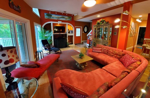 Henrico Casa | California Dreamin 'on Lake Gaston Boathouse / Kayaks / Paddleboards Pet Welcome
