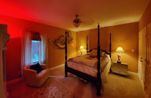 Henrico Casa | California Dreamin 'on Lake Gaston Boathouse / Kayaks / Paddleboards Pet Welcome