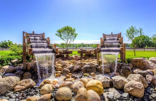 Great Falls Condominio | En el rio Missouri. Piscina cubierta y bañera de hidromasaje. Desayuno gratis. ¡Ideal para grupos!