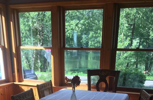 Bellepoint Casa | Sandstone Falls Riverfront Escape