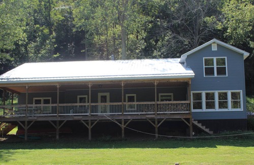 Bellepoint Casa | Sandstone Falls Riverfront Escape
