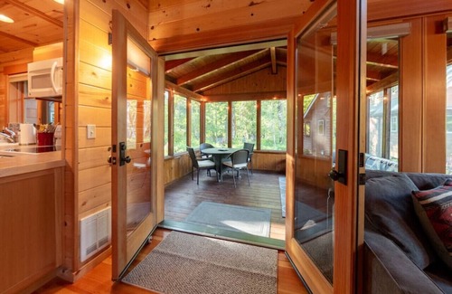 McKenzie Bridge Cabina | On the River! Wooded Bliss Riverfront Sanctuary on the Mckenzie River