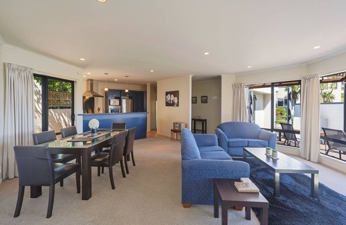 Nelson Casa | On The Rocks - Modern Waterfront Villa