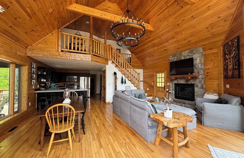 Thayerville Chalet De Esquí | ON THE ROCKS Lakeside Mountain Chalet