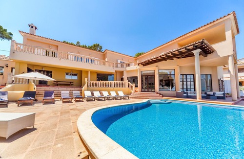 Badia de Palma Casa | En primera línea de mar con piscina y bañera de hidromasaje - Casa Juan Carlos