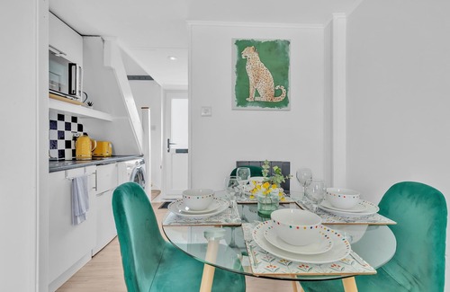 Seafront Apartamento | On the Water 6 A One-of-a-Kind Stay | Free Parking | By My Getaways
