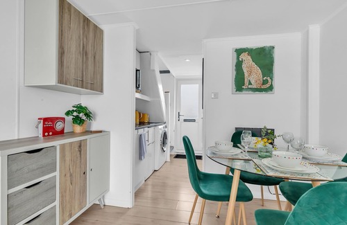 Seafront Apartamento | On the Water 6 A One-of-a-Kind Stay | Free Parking | By My Getaways