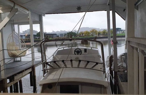 Whangarei Casa | On the water Boat House.