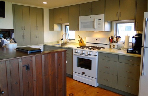 South Orleans Casa | ON THE WATER Topside Main House on Pleasant Bay. Sleeps 8, 3.5 baths.