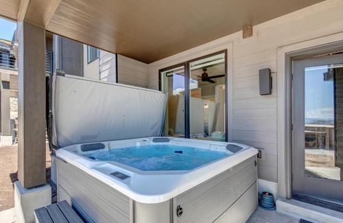 Hideout Casa | On Top of the Mountains - Unit B