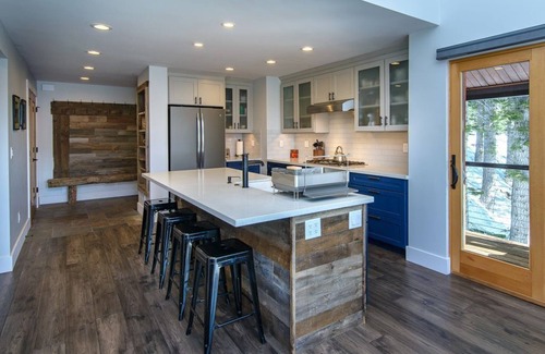 Twin Peaks Casa | En la cima del mundo: Modern West Shore Ward Canyon Home con Hottub-NUEVA LISTA!
