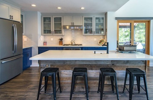 Twin Peaks Casa | En la cima del mundo: Modern West Shore Ward Canyon Home con Hottub-NUEVA LISTA!