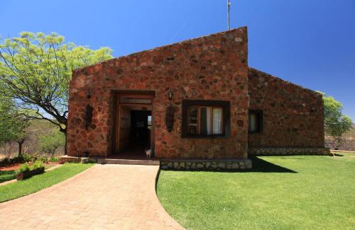 Okaukuejo Cabina | Onduri Lodge