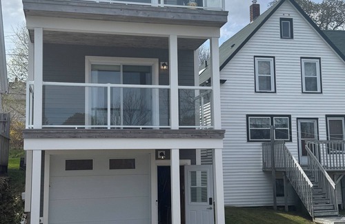 Chester Casa | One 12 Queen