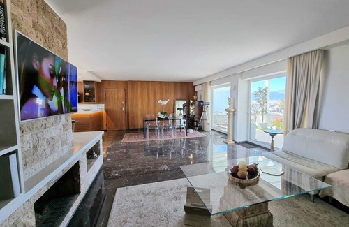 Chalandri Apartamento | One 360 Skyline Athens - Penthouse Suite with private Infinity Jacuzzi