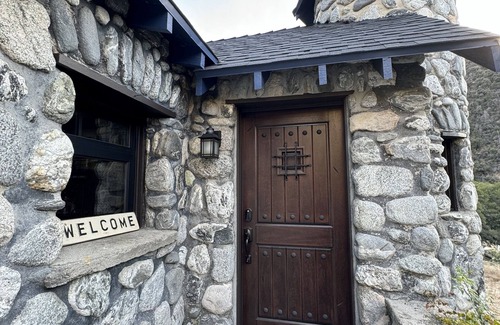Mentone Cabaña | One bedroom 100yr old stone cottage in California National Forest.