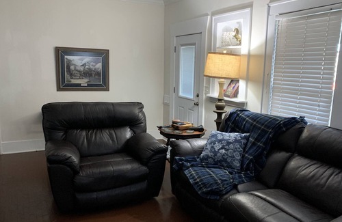 Batesville Casa | One Bedroom and One Shared Bathroom in Historic Downtown Batesville.