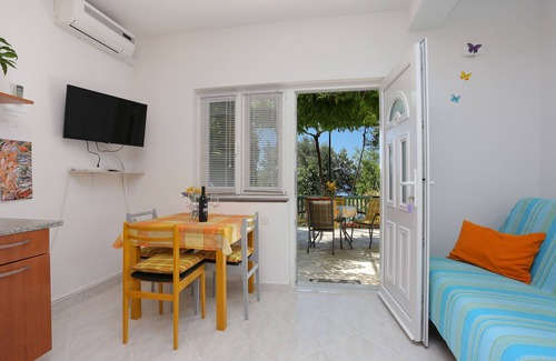 Lokva Rogoznica Apartamento | Apartamento de una habitación en la playa Lokva Rogoznica, Omis (A-2762-b)